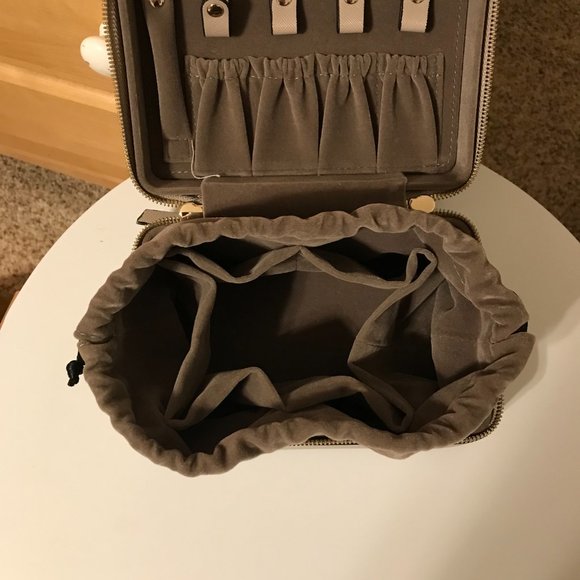 Luxury Jewelry Case - Picture 10 of 15